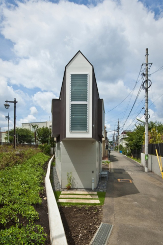 Illustration for article titled Cramped Or Not, I Want To Live in These Tiny Japanese Houses